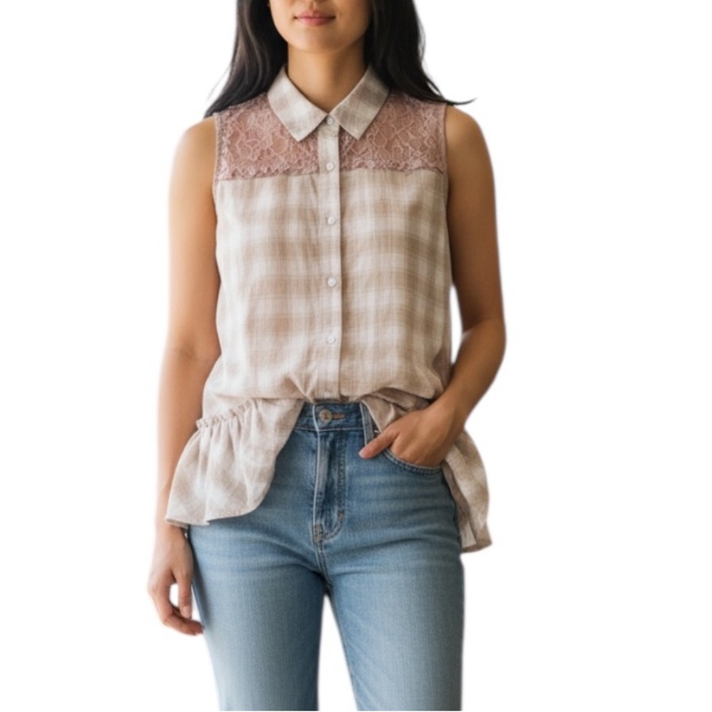 **NWT** easel The Courtney Lace Button Down
